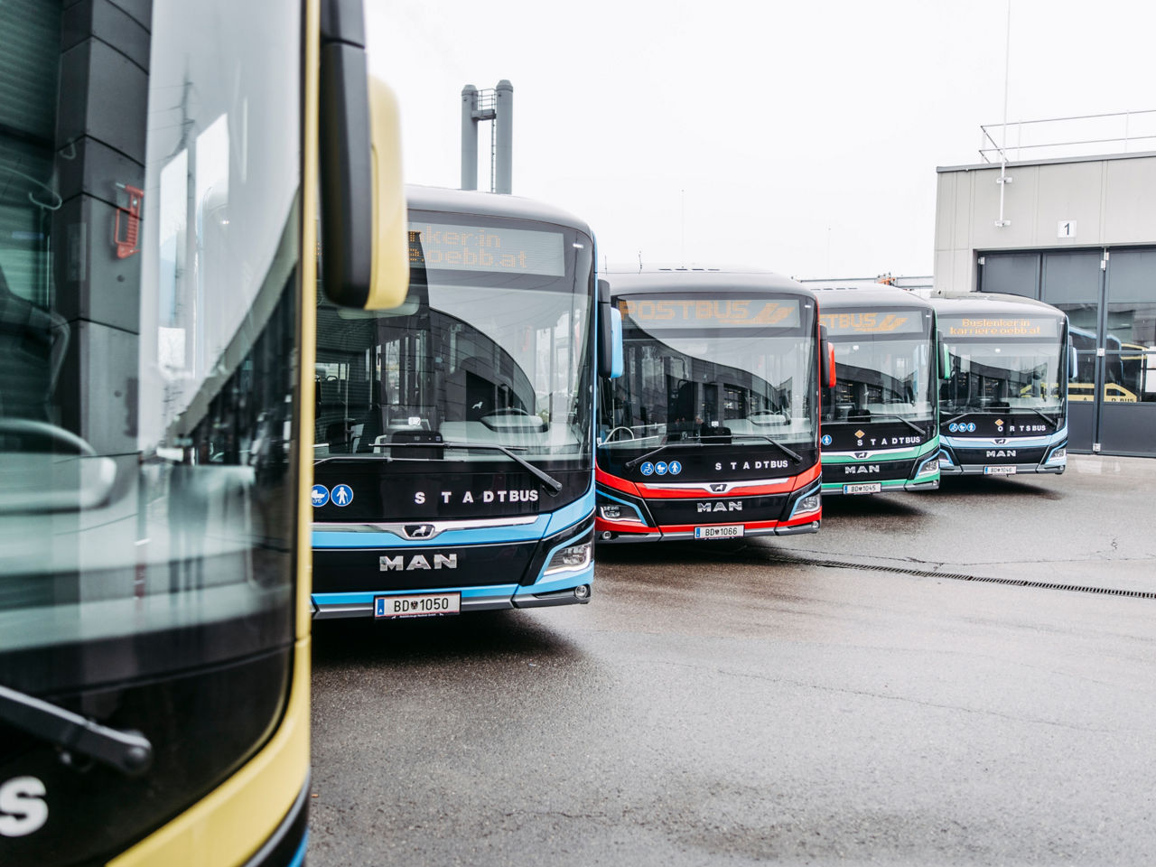 MAN Transport Solutions also advises customers on the transition to electric bus fleets. 